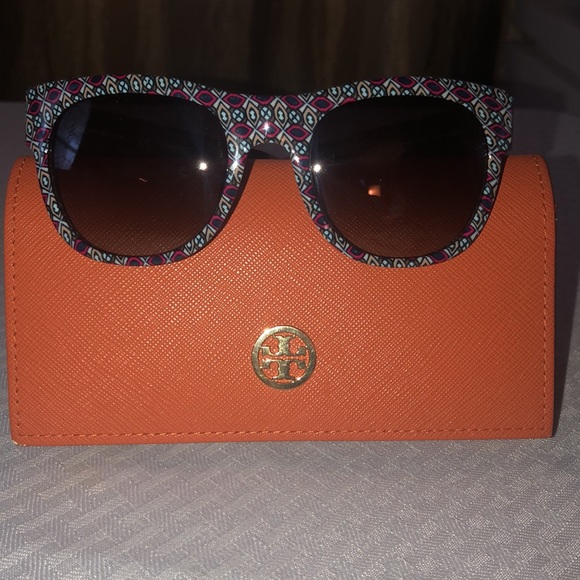 Tory Burch Sunglasses - Picture 6 of 9